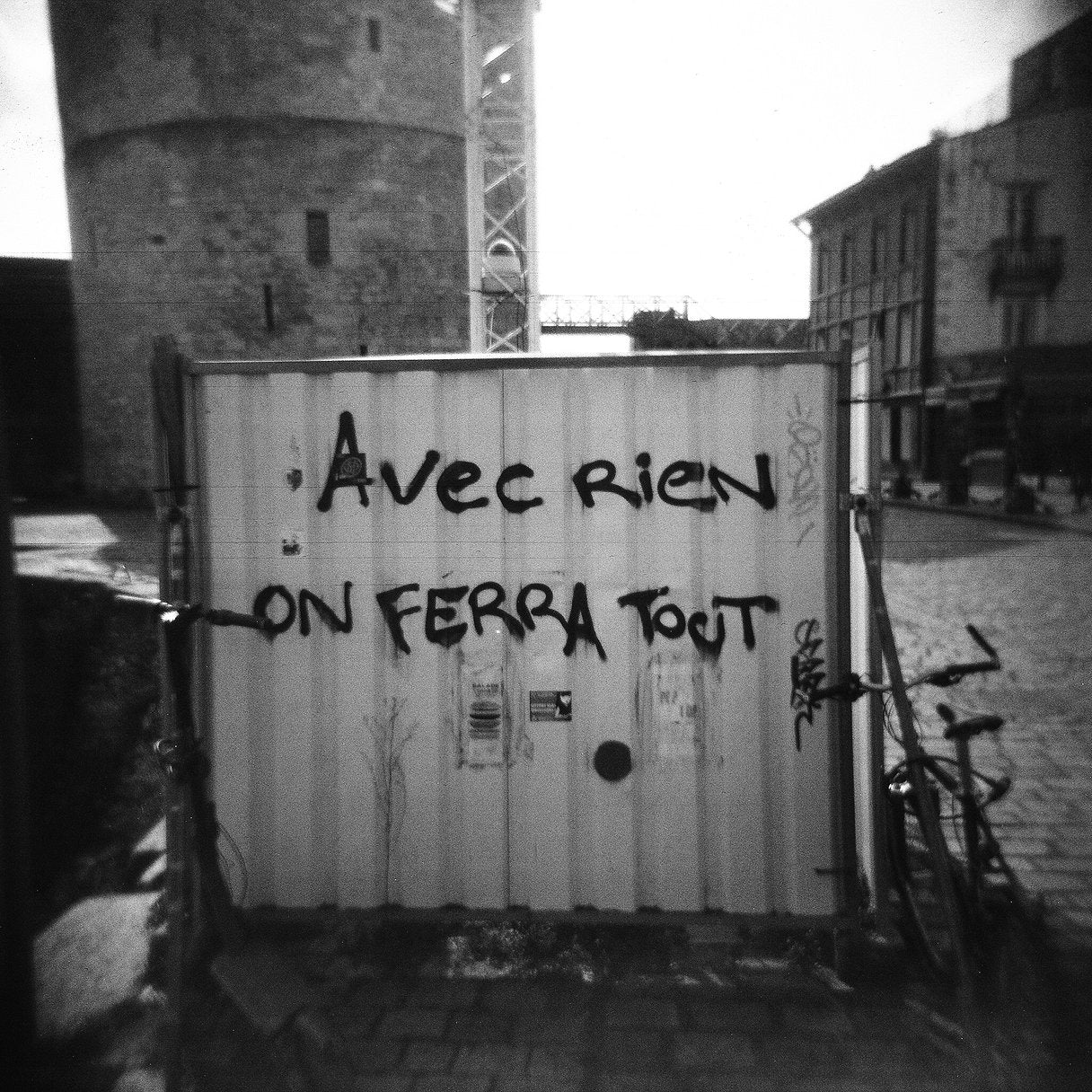 french graffiti - Foma Fomapan Active 400 ISO medium format black and white film example image